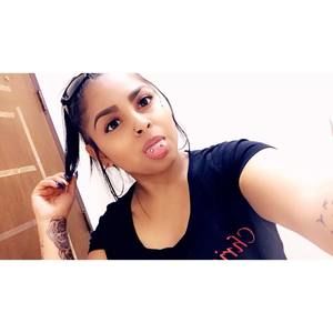 Meet your Posher, Reya